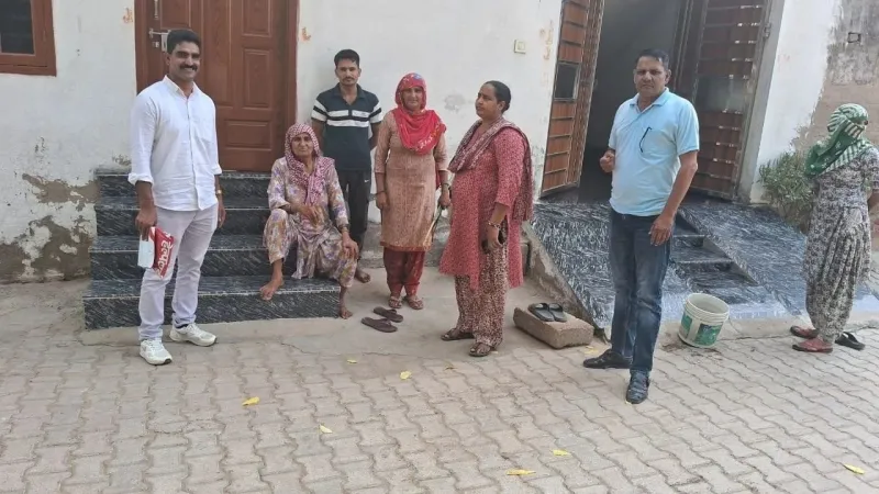 rewari police door to door drug awareness and cyber crime campaign (1)